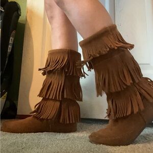 Minnetonka Moccasin 3 Layer Fringe Suede Boots
